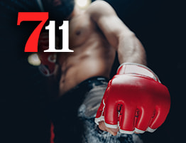 MMA vechter en 711 Casino logo