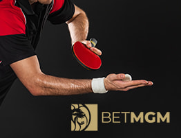 Tafeltennisser en een BetMGM logo