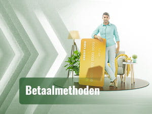 Man met een grote creditcard