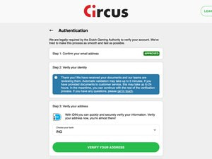 Verificatiescherm van Circus met de stappen e-mail, identiteit, adres en bankrekening
