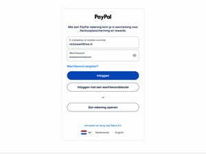 Inlogscherm van PayPal met het e-mailadres en wachtwoord ingevuld