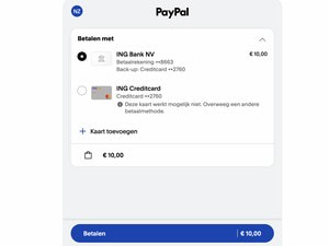 PayPal-betaalscherm met een gekoppelde bankrekening en creditcard en de knop Betalen