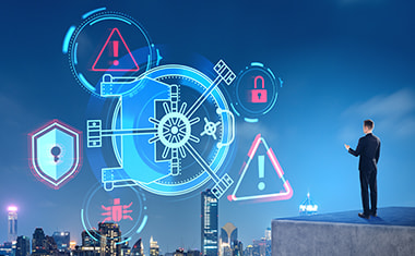 Persoon aan de telefoon met een zogenaamde bankmedewerker, symbool voor bankspoofing.